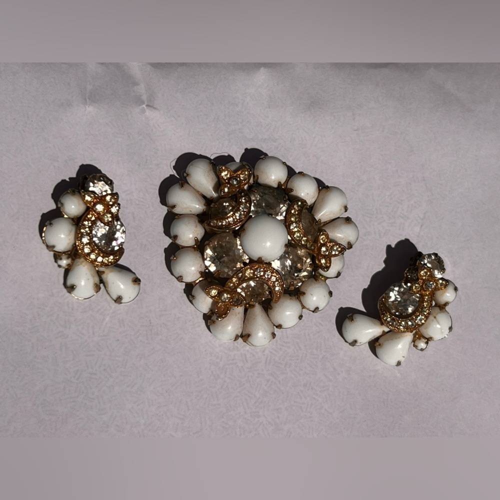 Vintage Eisenberg Silver milk glass Rhinestone Crystal earrings brooch Set